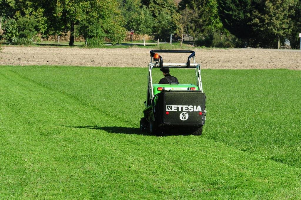 Tondeuse autoportée Etesia HYDRO 124DL