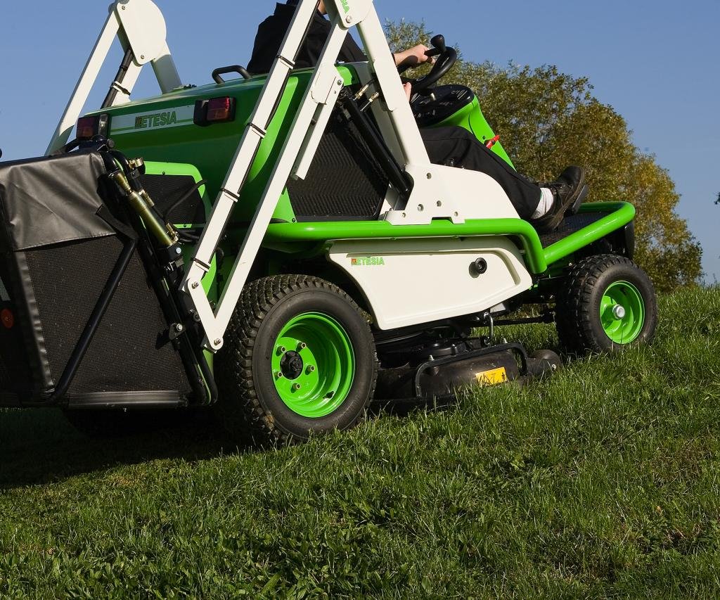 Tondeuse autoportée Etesia HYDRO 124DL