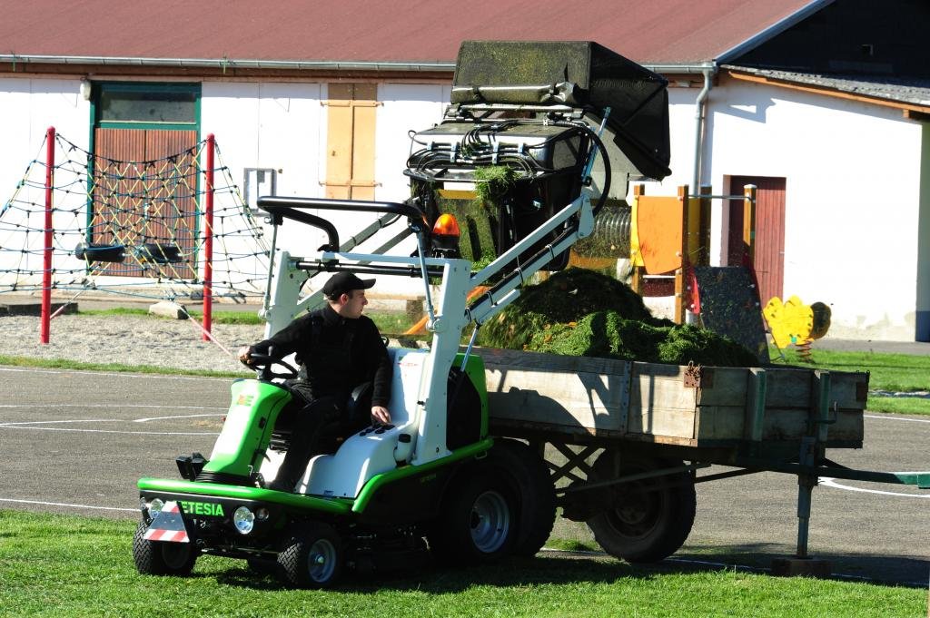 Tondeuse autoportée Etesia HYDRO 124DN