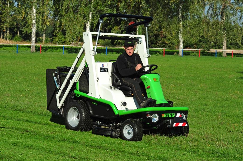 Tondeuse autoportée Etesia HYDRO 124DN